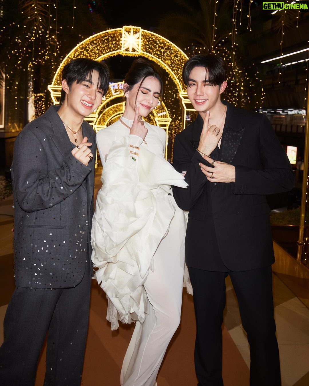 Davika Hoorne Instagram - พี่ๆน่ารักทุกคนเลยคร้าบ 🤍🤣