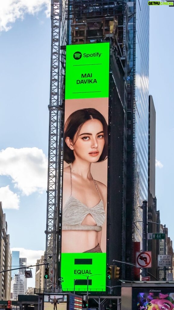 Davika Hoorne Instagram - Check out my latest achievement! I made it all the way to Times Square in New York, USA! Thank you so much to all my fans that made this amazing dream a reality. Big thanks to Spotify Thailand and universalmusicth for all your support.