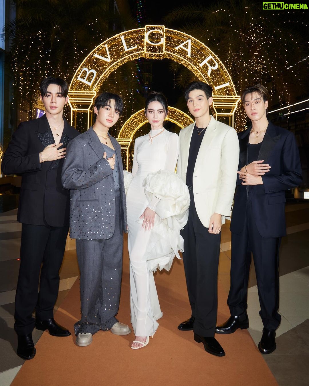 Davika Hoorne Instagram - พี่ๆน่ารักทุกคนเลยคร้าบ 🤍🤣