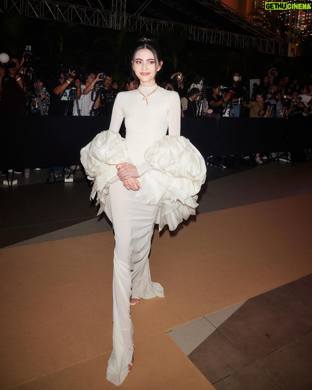 Davika Hoorne Instagram - พี่ๆน่ารักทุกคนเลยคร้าบ 🤍🤣