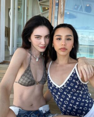 Davika Hoorne Instagram - Happyyyyyy @lilyypantila 💕 

#sonevajani #themarcompro