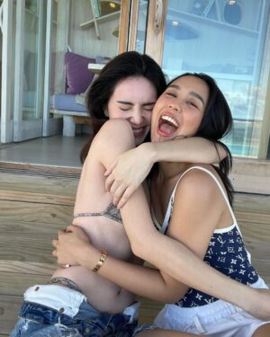 Davika Hoorne Instagram - Happyyyyyy @lilyypantila 💕 

#sonevajani #themarcompro