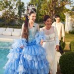 Davika Hoorne Instagram - สุขสันต์วันเกิดนะคะคุณแม่ @mommy.muay ปีนี้ใหม่เลยอยากจัดงานวันเกิดแบบเซอร์ไพรส์แม่สุดๆค่ะ…ขอเกริ่นก่อนนะคะทุกคนตั้งแต่ให้เด็กๆแม่จะชอบพาใหม่ไปดูลิเกน่าจะอายุประมาณสามขวบได้ไปบ่อยมากและจะเป็นคณะนี้เท่านั้นชื่อว่าพรเทพพรทวี แม่ชอบดูลิเกมากเมื่อเดือนที่แล้วก็ยังไปดูอยู่เลยดังนั้นเลยตัดสินใจว่าปีนี้แหละใหม่จะเอาคณะพรเทพพรทวีมาเล่นลิเกในบ้านของใหม่ เพื่อเซอร์ไพรส์คุณแม่ …ใหม่ได้ติดต่อก่อนจะถึงวันนี้เป็นเวลาเจ็ดเดือนเก็บความลับมาตั้งนานโดยที่ไม่หลุดให้แม่รู้มาก่อน😂❤️🤟🏻วันนี้เห็นแม่มีความสุขมากๆดีใจมากเลยนะคะสุขสันต์วันเกิดนะคะแม่❤️