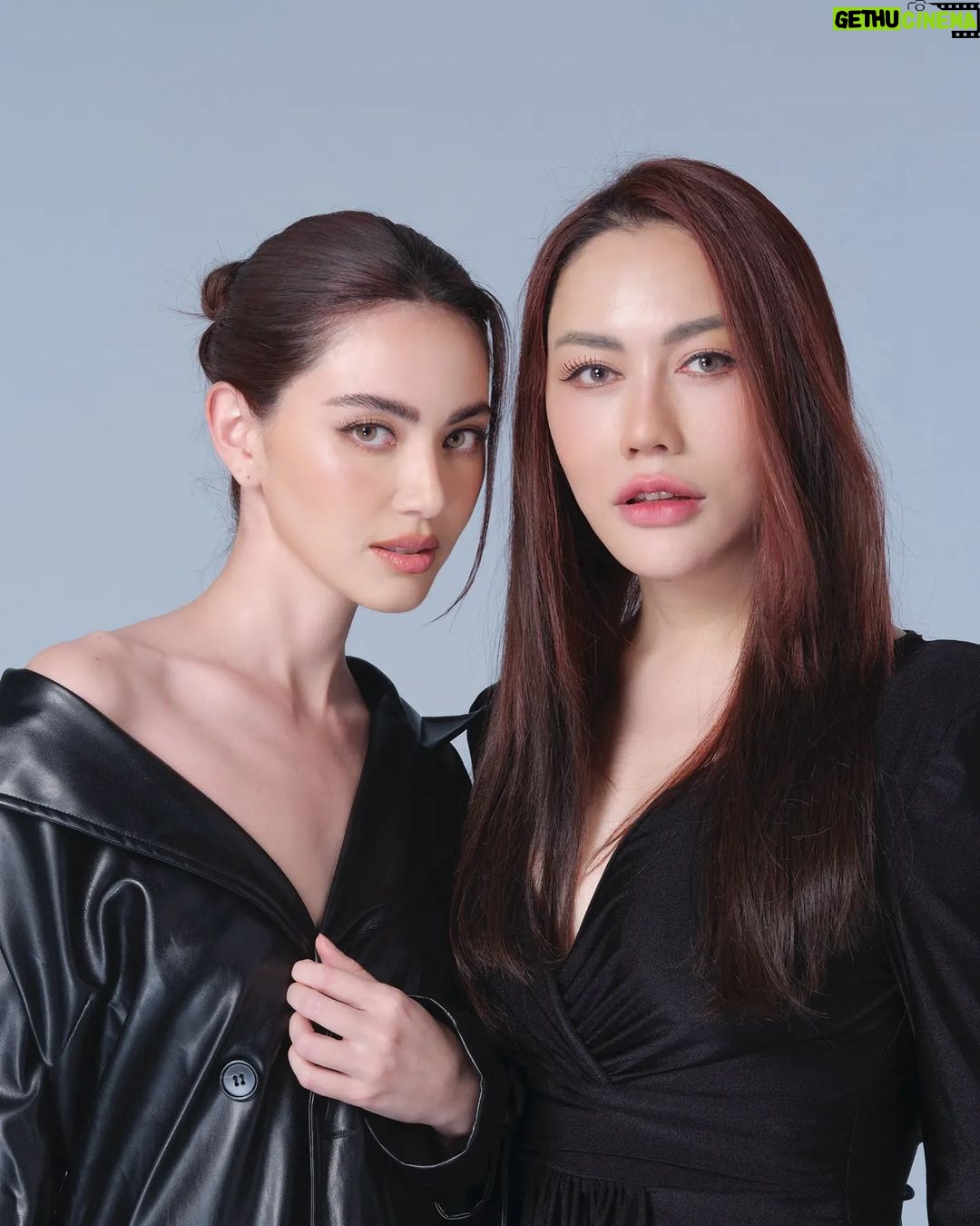 Davika Hoorne Instagram - So proud of my manager ❤️ แม่เก่งมากและสวยมาก ต่อไปนี้อนุญาตให้เล่นมุกคนไหนใหม่คนไหนเกล้าคะเนี่ย🤣 @nampraw