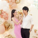 Davika Hoorne Instagram - มีคนเขิล ทำเองเขิลเอง555555 ถ้าใครได้ติดตามเรื่องราวของ #เต๋อใหม่ จะรู้ว่าปีแรกที่พี่ขอใหม่เป็นแฟนนางเตรียมลูกโป่งมาแต่ทำแตกจนนาง น้ำตาคลอ และวันนี้นางได้ทำลายปมนั้นเรียบร้อยแล้ววันนี้ลูกโป่งไม่แตกแล้วจ๊ะพี่เต๋อมีความสุขแล้ว😂❤️ #tmanv