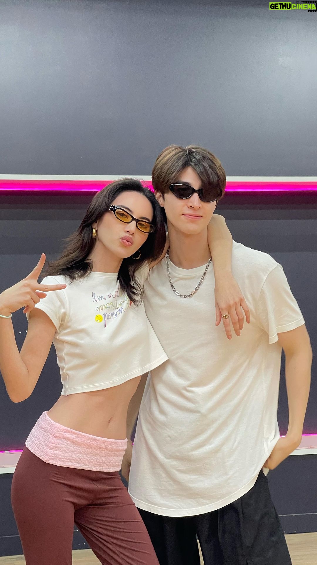 Davika Hoorne Instagram - @blue_pongtiwat 😎