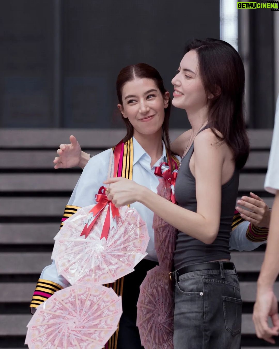 Davika Hoorne Instagram - Congratulations 🎉🥳คนเก่งงงงง @mint_chalida