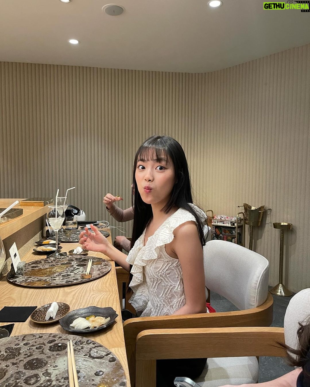 Davika Hoorne Instagram - อิ่ม 🥴 @mine.media.official Bangkok Metropolis, Thailand