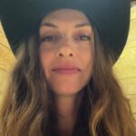 Dawn Olivieri Instagram - Felix is hanging on. I’m up tonight with him. 1am 3am 5am 7am Cameron and I gonna tag team this one. ❤️ @equinesportsmedicineesm is my spirit animal. Equine Sports Medicine