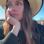 Dawn Olivieri Instagram - Bowie…Feb. walk about