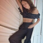 Dayana Handjieva Instagram - Като бях в детската градина не обичах да спя следобед, сега не обичам да ме будят следобед…. А колко още неща се промениха от ‘преди’ до ‘сега’…. 📷 @freshprinceofsofia #sleepy #siesta #nap #summer #hammock Къмпинг Юг