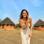 Dayana Handjieva Instagram - Hakuna Matata! What a wonderful phrase Hakuna Matata! Ain't no passing craze It means “no worries” For the rest of your days It's our problem-free philosophy Hakuna Matata! 🇺🇬 @soulgem.jewelry #africa #uganda #hakunamatata #africanhouse #africansun #bigsmile #safarilodge Heritage Safari Lodge