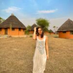 Dayana Handjieva Instagram - Hakuna Matata! What a wonderful phrase Hakuna Matata! Ain't no passing craze It means “no worries” For the rest of your days It's our problem-free philosophy Hakuna Matata! 🇺🇬 @soulgem.jewelry #africa #uganda #hakunamatata #africanhouse #africansun #bigsmile #safarilodge Heritage Safari Lodge