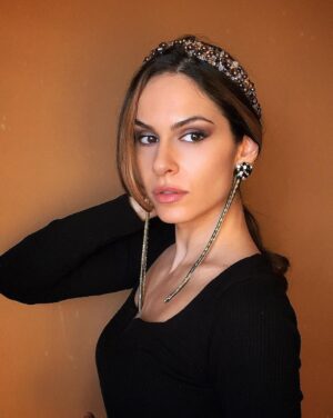 Dayana Handjieva Instagram - ✨🎁👑 GIVEAWAY 👑🎁✨
 с @radapola.accessories 

Всяка умна жена знае, че за да бъде незабравима и незаменима, трябва да умее да преминава в различни превъплъщения - на вдъхновяваща муза, на непристъпна кралица, на възторжено момиченце, на страстна любовница, на грижовна домакиня... да, дами, трябва да сме всичко и в същото време да сме себе си 🤯 

Сложно, но не и невъзможно! 

👸🏻👸🏻
RADAPOLA ще зарадват две от вас, които ще спечелят  MYSTERY BOX кутии с техни аксесоари, които ще са подбрани специално за вас, за да ви помогнат да влезете във всяка желана роля🤗❤️

Условия за участие:
1️⃣ Да следвате мен и @radapola.accessories ;
2️⃣ Да отбележите поне една приятелка в коментарите

Можете да отбелязвате приятелки неограничен брой пъти под поста като всеки коментар увеличава шанса ви за успех.

🏆 Ще изтегля победителката на 28.11.21 (неделя) 12ч. със софтуер и ще споделя победителката в стори.

🍀Успех, момичета! ✨🍀

#giveaway #accessories #hairaccessories #princess #blingbling