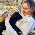 Dayana Handjieva Instagram – Сприятелихме се, логично, все пак сме черните овце на Фермата 6. 
И всичко беше наред, докато не започна да ми говори на “бе”. Тогава ѝ разказах за Гергьовден…. 

#lamb #babyanimals #animal #animallovers #farm #farmlife #smile #fermata Гората над Железница