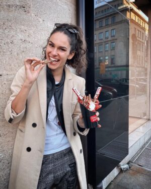 Dayana Handjieva Instagram - The best things in life are sweet 🍭 
Освен това идва зима, можем да си позволим да сме дебели 😉

@streetwafflesbg 

#waffles #sweet #chocolate #mood #friendshipgoals