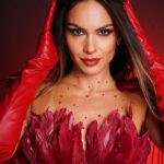 Dayana Handjieva Instagram - Костюм с пера и кристали❤️‍🔥 Изработихме специално за @dayana.handjieva и благодарим на @darina.pirinska за страхотните кадри 😍👏 И @alinashayk.makeup за невероятен makeup💄 . . Естествени пера, фасетирани кристали и много любов са вложени в този комплект🪄❤️‍🔥 . . #fashion #accessories #dresses #radapola #model #beaytiful #outfits #trending #photoshoot #shine Sofia, Bulgaria