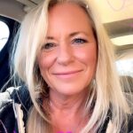 Deana Carter Instagram - Happy Valentine’s Day, my loves! 🥰 Hope everyone’s heart is full today. Thank you for all the love over all these years. Means the world to me! 🙏🏻Please comment below on any thing that you’re doing for your wellness in 2024. Be well and share some love today. ❤️💕❤️💕❤️
