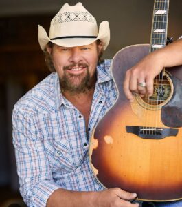 Deana Carter Instagram - Lifting up @tobykeith & his family with love, peace & light today… 🙏🏻❤️
