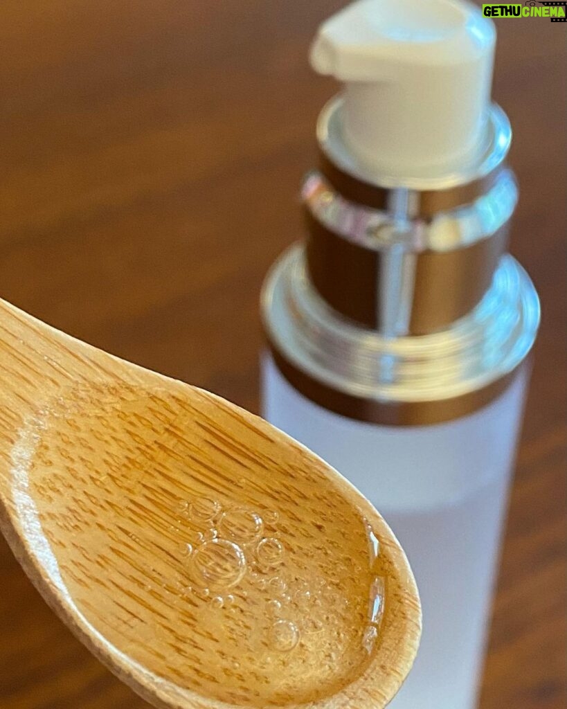 Deanna Yusoff Instagram - My skin was getting dry and looking tired so I made a Hyaluronic serum with plenty of soothing, hydrating and brightening actives from natural ingredients. What is your experience with Hyaluronic Acid? #formulator #naturalskincare #hyaluronicacid #hydratingskincare #dryskin #tiredskin #naturalingredients What do you do when your skin gets dry and tired?