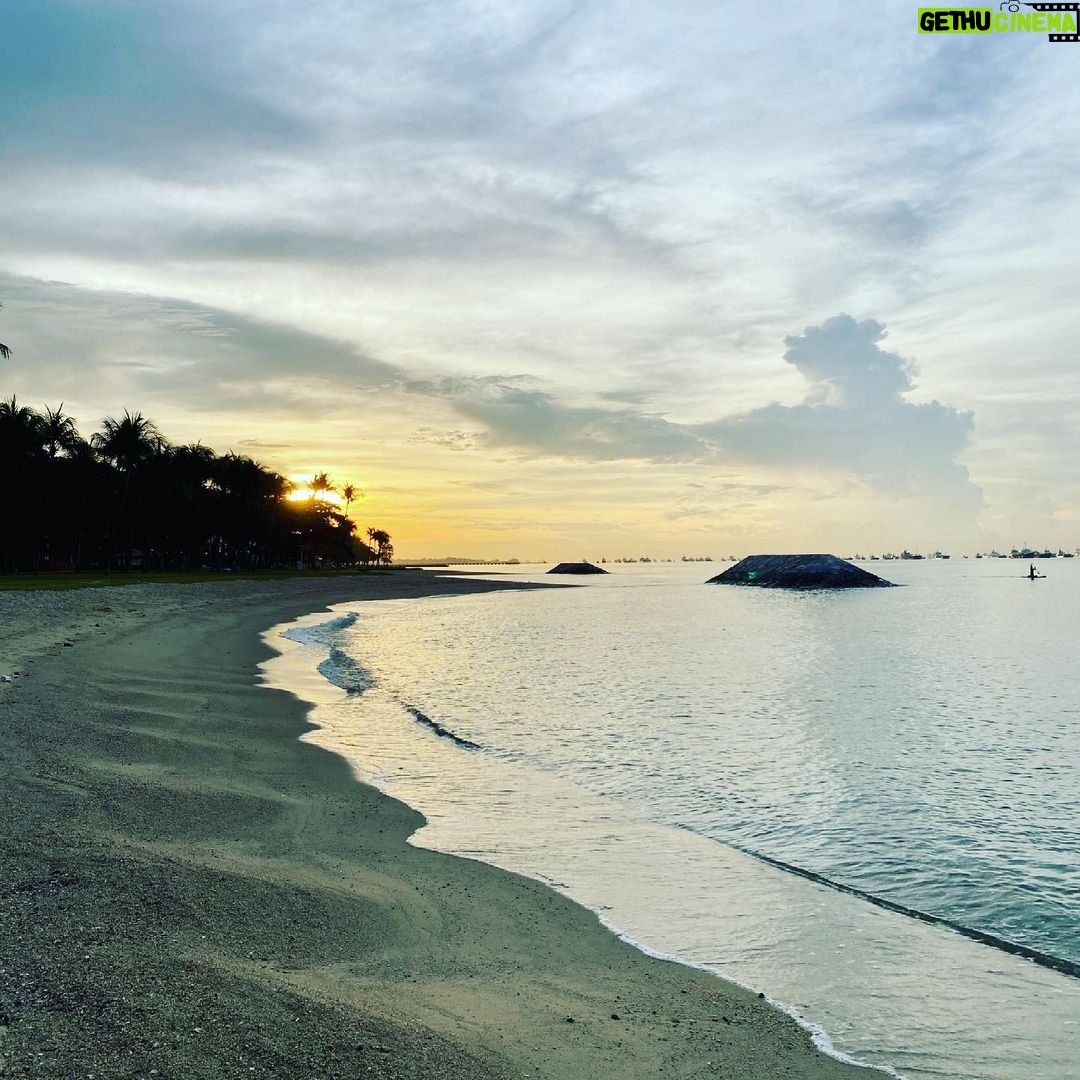 Deanna Yusoff Instagram - Good morning. Let’s be grateful for whatever we have and not only see what we don’t have. 🙏🏻❤️ #gratitude #positivethinking #sunrise #newday #beach #sea #waves #hope #love #morningwalk #singapore East Coast Beach