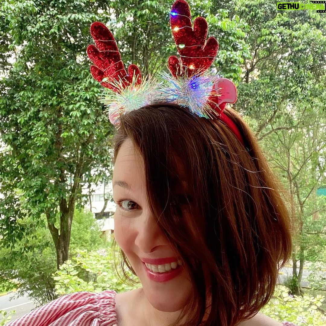 Deanna Yusoff - 1K Likes - Couldnāt resist! Merry Xmas š
ā¤ļø
#xmas
#christmas2020
#beingsilly
#cute
#singapore
#actress
#eurasian