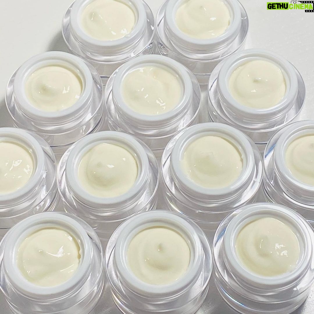 Deanna Yusoff Instagram - Formulated an anti ageing eye cream. This is a work in process for @edelbotanica. If you are in Singapore and would like to try some in exchange for some feedback, please contact me. #naturalskincare #organic #workinprogress #skincare #formulator #cleanskincareproducts #singapore #feedback #gratitude #madewithlove #eurasian #actress #beauty