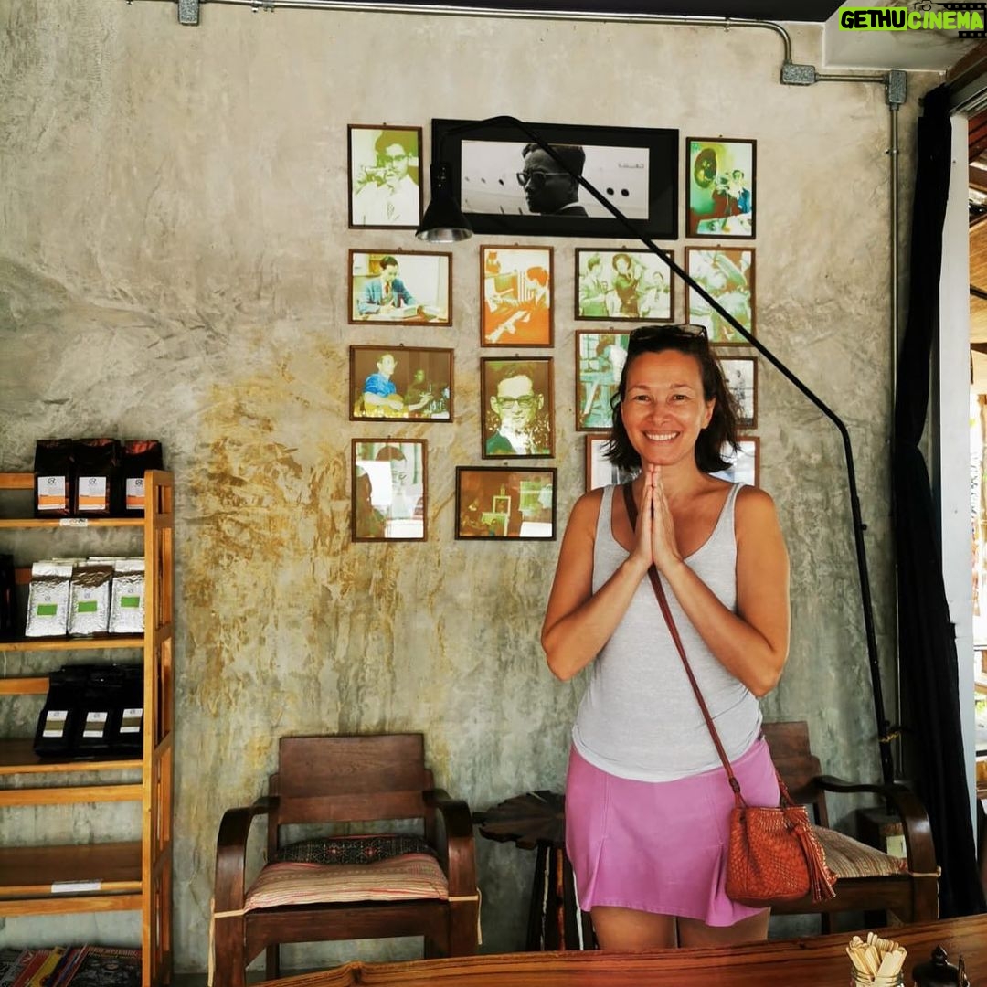Deanna Yusoff - 0.9K Likes - Sawatdee Ka!
Deanna and the King
#boysorganiccoffee
#holiday
#kingofthailand
#coffeebreak
#deannatravels
#holiday
#kohsamui
#thailand
#organic
#organiccoffee
#sawatdee
#kingbhumibol
#islandlife