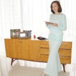 Deanna Yusoff Instagram - Have a lovely weekend everyone! Just got back in time to enjoy the tail end of Raya. Looking forward to seeing family and friends again. Am showing off another piece of Commune’s Dualtone collection. This console is a great add-on to the dining table. I keep all my table accessories in it, such as place mats, cutlery, candles, table cloth etc. Its also a perfect piece to place photo frames of my loved ones! Again I do love the simplicity and functionality of this wooden piece and it adds warmth to my home. If you are like me and this type of Skandinavian furniture appels to your sense of style, do drop by Commune’s showrooms and check out their whole range. Am sure you will find something that suits you! Commune Store Locations: - No. 88 Jalan Maarof, Bukit Bandaraya, Bangsar 59000, Kuala Lumpur - Lot 920A, Jalan Melor, Kampung Sungai Kayu Ara, 47400. Petaling Jaya, Selangor - http://my.thecommunelife.com @communehome_official #communehome #furniture #scandinaviandesign #dualtone #walnutwood #oakwood #harirayaaidilfitri #livingarea #livingwithdeanna #console #lovedones #stylishdesign #actress #singer #model #malaysianemcee #eurasian #cleanliving #sustainableforestry #toxinfreeliving #rawmaterial #singaporedesigner