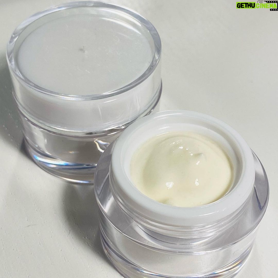 Deanna Yusoff Instagram - Formulated an anti ageing eye cream. This is a work in process for @edelbotanica. If you are in Singapore and would like to try some in exchange for some feedback, please contact me. #naturalskincare #organic #workinprogress #skincare #formulator #cleanskincareproducts #singapore #feedback #gratitude #madewithlove #eurasian #actress #beauty