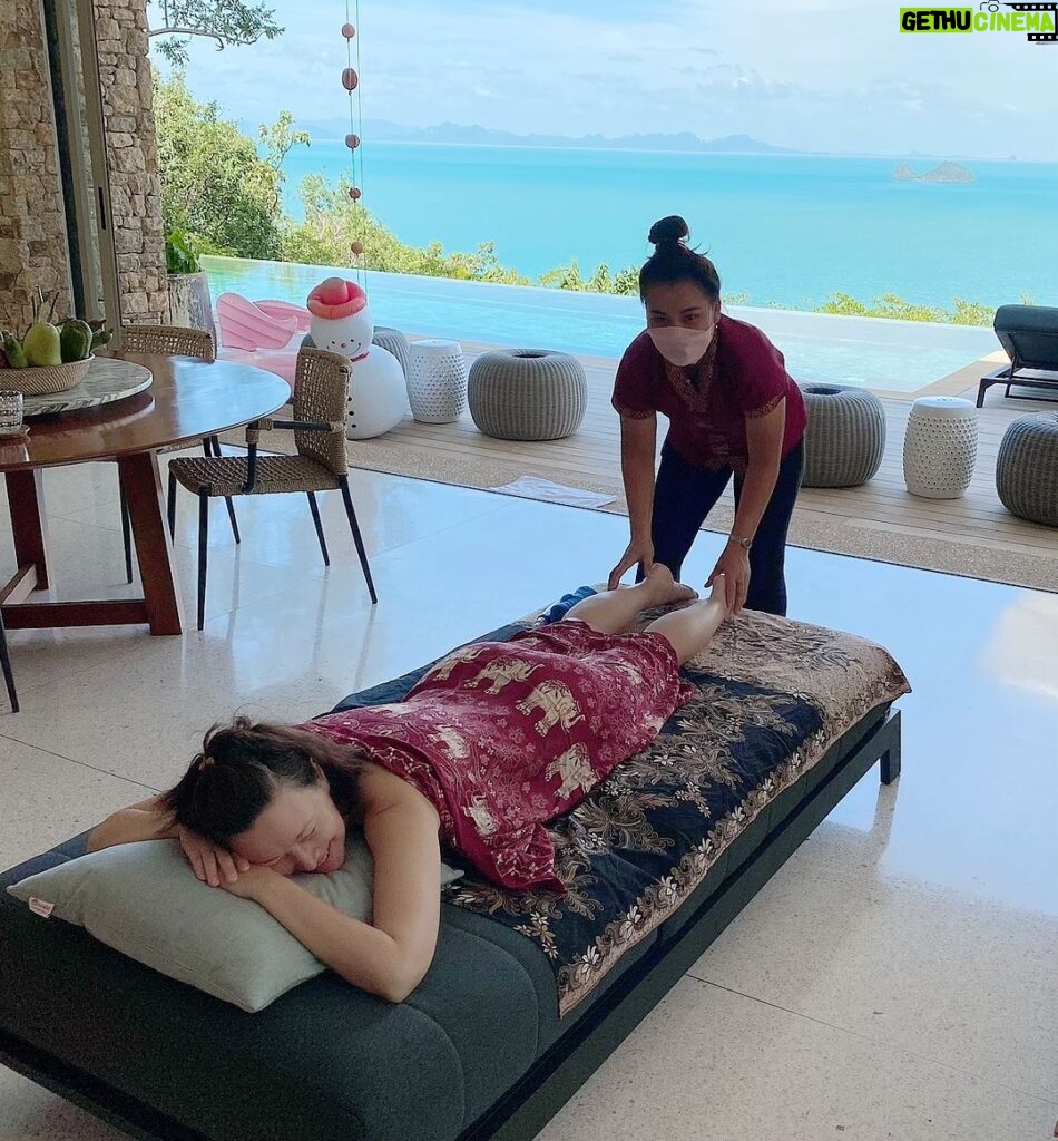 Deanna Yusoff Instagram - I am missing my massages!!!! When was the last time you took some "Me time" for yourself? We all know stress and lack of sleep can take a toll on our skin, leaving it looking tired and dull. But taking some time off to relax can work wonders in reducing stress levels and giving your skin that youthful glow. And what better way to do that than with a soothing massage? Not only do massages feel amazing, but they've also been proven to improve blood circulation, delivering much-needed nutrients and oxygen to our skin cells for a rejuvenating effect. They can even help with lymphatic drainage, detoxifying the body and reducing puffiness, especially around the eyes. And when you add natural oils into the mix, you're giving your skin an extra dose of nourishment. Oils like sweet almond, jojoba, or grapeseed oil are packed with vitamins, antioxidants, and fatty acids that help moisturize, protect, and enhance your skin's elasticity. So go ahead and schedule that massage you've been craving, or learn some self-massage techniques to practice at home. It's time to invest in some much-needed "me time" and reap the benefits of healthier, more radiant skin. Trust me, your skin will thank you! 💆‍♀️💆‍♂️✨ Who loves body massages? Say Y/N in comments. #MeTime #selfcare #skincare #massage #naturaloils #detox #relax #radiantskin #nourishyourself #Relaxation #MassageTherapy #Detoxify #pamperyourself