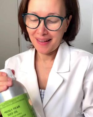 Deanna Yusoff Instagram - Prickly Pear Seed Oil, also known as Opuntia Ficus Indica, is a light and non-greasy oil that is suitable for all skin types. It's rich in vitamins and antioxidants, making it effective in reducing wrinkles and protecting the skin from environmental damage. The essential fatty acids it contains help to reduce inflammation and dryness while providing a protective barrier against pollutants. Plus, the oil has antibacterial properties which make it great for treating acne or any other skin issues. 

Prickly Pear Seed Oil is an excellent choice for anyone looking to improve their skincare routine.

My latest formula, launching soon, will feature this ingredient as its main attraction. Stay tuned for more information.

Make sure to bookmark this page for future reference and check back later for more updates.

#pricklypearseedoil #newformulation #comingsoon #opuntiaficusindicaseedoil #ageingwell #lightoil #complexion #largestorgan #faceglow #skincareroutine #skinhealth #skin #holisticskin #deannacreates #certifiedformulator #holisticskincare #dryskin #carrieroilsforskin #magic #myjourney #malaysia #singapore #actress
