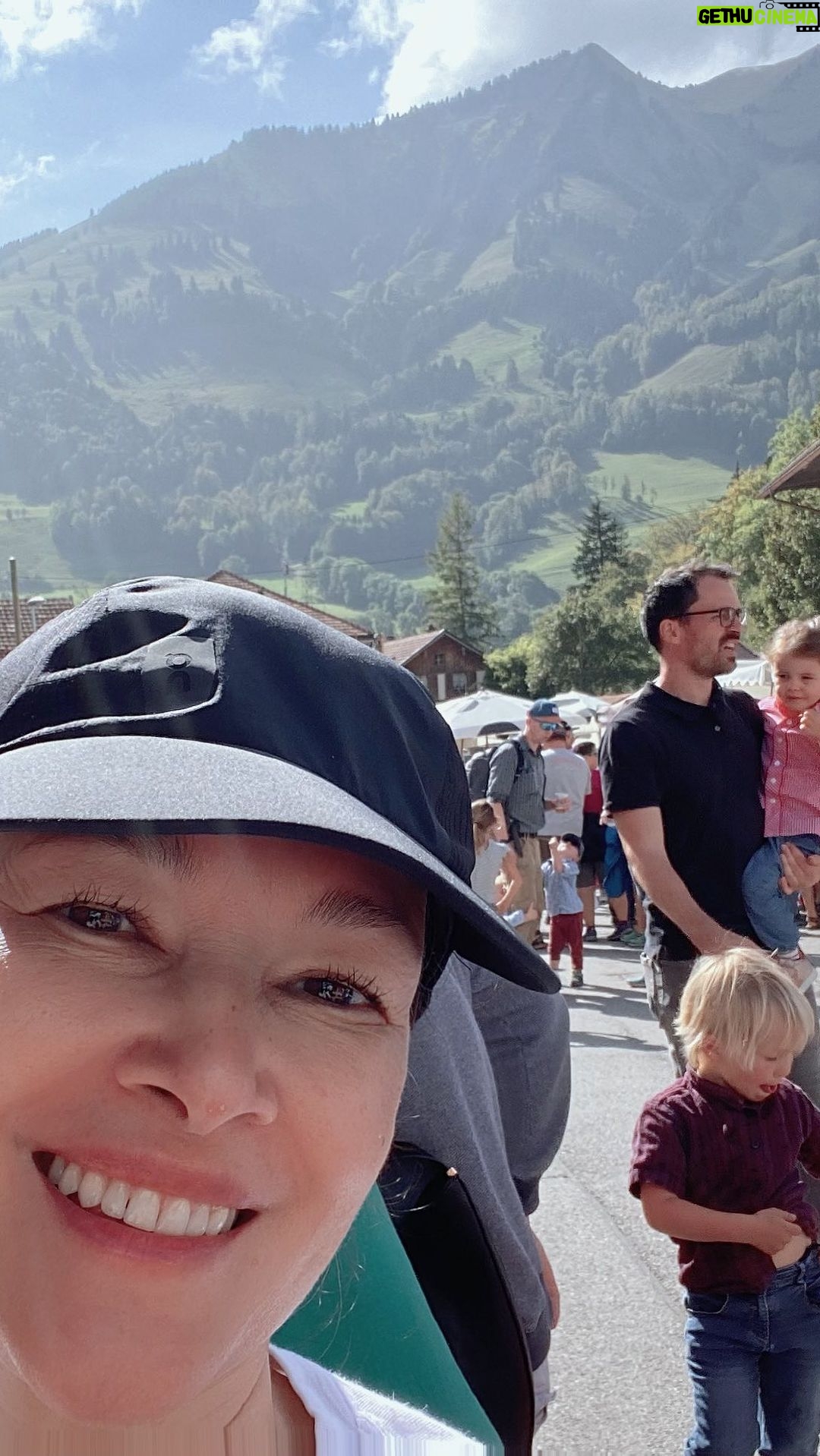 Deanna Yusoff - 4.8K Likes - Back in beautiful Switzerland.
What a week!
#mountains #cows #coffee #doublecrĆØme #chocolat #alpes #desalpes #alpinedescent #soupedechalet #chaletsoup #alpemacarroniš #walks #weekdump #switzerland #gruyere #moleson #albeuve #desalpedalbeuve #apples #cats #goat #horses #autumn #greatweather #holiday #gratitude #sun #family #friends