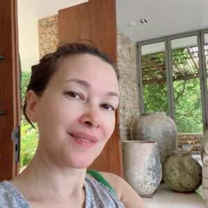 Deanna Yusoff Instagram - Hey everyone! I'm excited to start sharing some of the great ingredients my new product will have. It's going to be a real treat - don't miss out on all of the updates, just hit that follow button and you won't regret it!

Carrier oils have been used for centuries to nourish, protect and heal the skin. 

They are derived from various sources such as nuts, seeds, vegetables and fruits. Carrier oils are extracted in a variety of ways. These include cold-pressed extraction, solvent-free extraction or through steam distillation.

Generally speaking, carrier oils come in different colours ranging from light yellow to dark green and even brown depending on the source material used. The scent and aroma of the oil also vary depending on the type of oil being used; some may be light and subtle while others may be quite strong. 

In terms of benefits they offer, they are packed with antioxidants, essential fatty acids and vitamins that help nourish and hydrate your skin. Furthermore, many carrier oils are non-comedogenic meaning that they won't clog up your pores or cause breakouts. 

Common carrier oils include sweet almond oil, sunflower seed oil, avocado oil, apricot kernel oil or argan oil just to name a few. Not only can these be used as part of your skincare routine but many people love using them as stand-alone moisturizers due to their light texture and fast penetration into the skin. So if you're looking for something to keep your skin feeling soft and smooth without weighing it down with heavy creams then try out some good quality carrier oils!

Who thinks carrier oils are too rich and oily to be used on the face? 🤦‍♀️🤦‍♀️ in the comments!

📷 Apricot Kernel Oil

#carrieroils #carrieroilsforskin #toorich #toooily  #coldpressed #skinhealth #holisticskin #skin #faceglow #complexion #certifiedformulator #deannacreates #malaysia #singapore #myjourney #actress  #apricotkerneloil