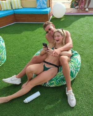Deb Chubb Instagram - Great day in the Villa.. not so great night 😅