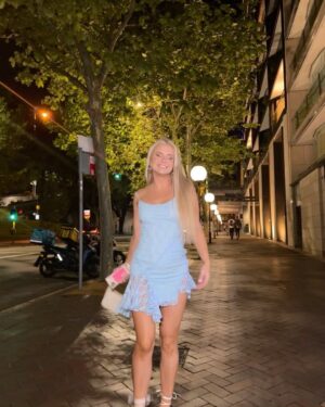 Deb Chubb Instagram - Can officially say I’ve been to Sydney now 📍