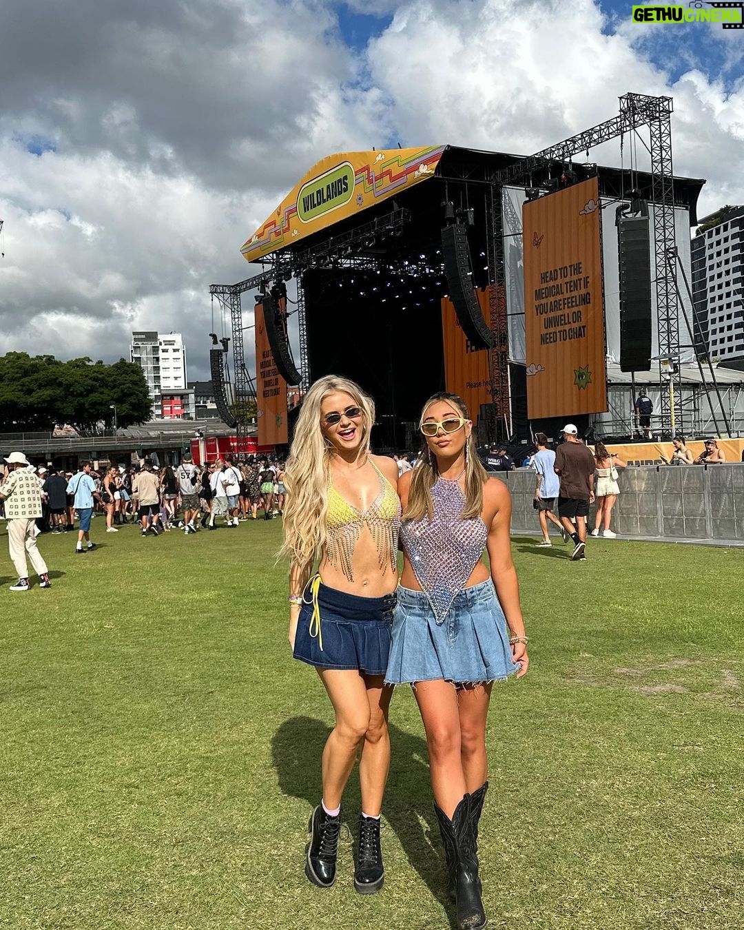 Deb Chubb Instagram - NYE cause I’m in the future ✨🥂 Brisbane, Queenland, Australia
