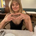 Debby Ryan Instagram - no that’s just how my face looks