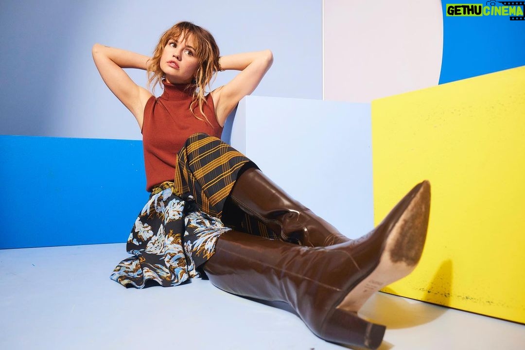 Debby Ryan Instagram - you can just put conditioner on and dunk your head in the ice bucket of melted ice water in your hotel room, just squeeze it dry with a pair of leggings, your hair is done. they don’t want you to know these hacks Sundance Film Festival