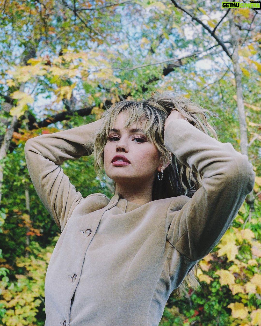 Debby Ryan Instagram - šÆļøš¤ļøšššŖµš¦ are the colors changing where you are? Iām undone by it all š« š»š£šššššš