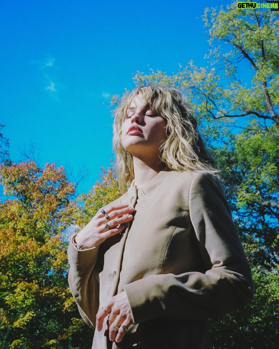 Debby Ryan Instagram - šÆļøš¤ļøšššŖµš¦ are the colors changing where you are? Iām undone by it all š« š»š£šššššš