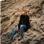 Debby Ryan Instagram - nice to go to The Outside (music video shoot) and be completely useless in a beautiful place 💙 The Outside Place- TOP