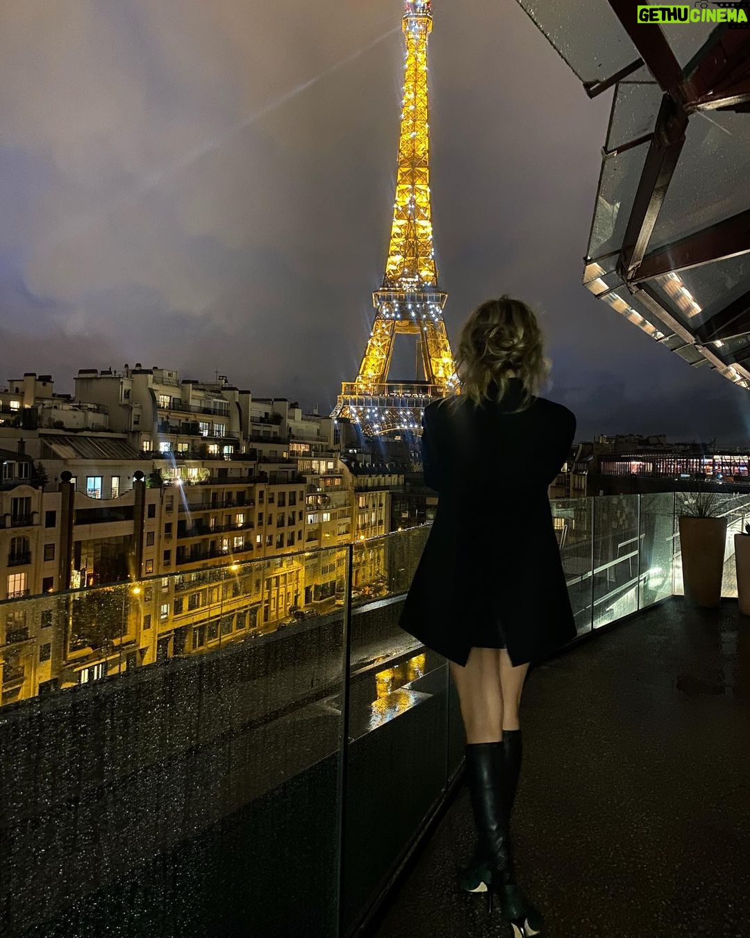 Debby Ryan Instagram - where did I go for the weekend wrong answers only 🥖✨ Paris, Texas