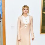Debby Ryan Instagram - afternoon at the musée with @giambattistavalliparis ✨ people use the phrase ‘hopeless romantic’ but I’ve been finding so much hope in romance. this collection is a breath of fresh air in this moment — feathered, fresh, frisky and flouncy with a punk rock sensibility to protecting what’s tender and beautiful. merci beaucoup @giambattistavalli for having me ✨🕊