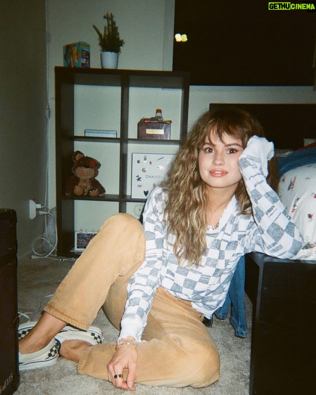 Debby Ryan Instagram - one thing about me? I love to be on set