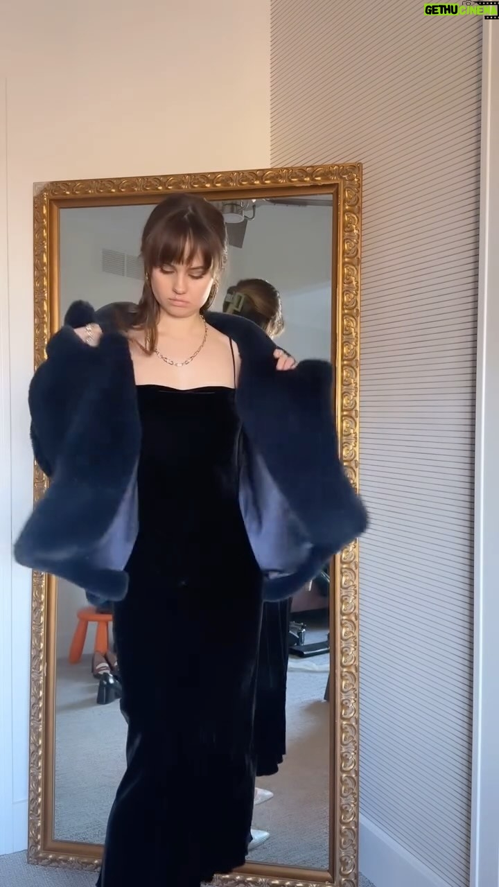 Debby Ryan Instagram - what do you wear to fancy holiday dinner I forgot how to do this I’ve been just like cooking and fishing
