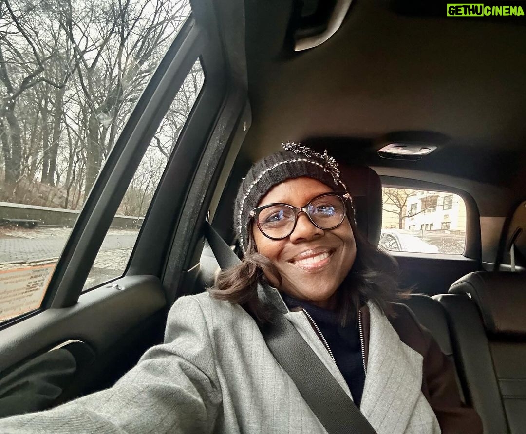 Deborah Roberts Instagram - Friday finish. It’s been. Busy week prepping for tonight’s new @abc2020 episode. The work with the team and the process make my job so fulfilling. #friday