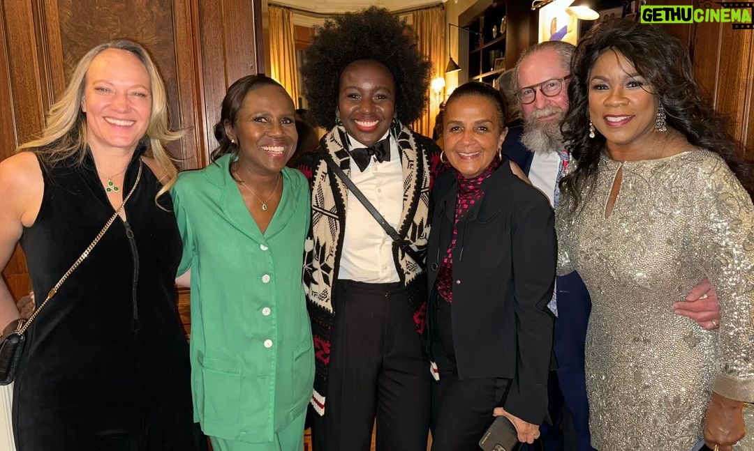 Deborah Roberts Instagram - The sparkle of the holiday season … festive…joyous…exhilarating…and not for the faint of heart.