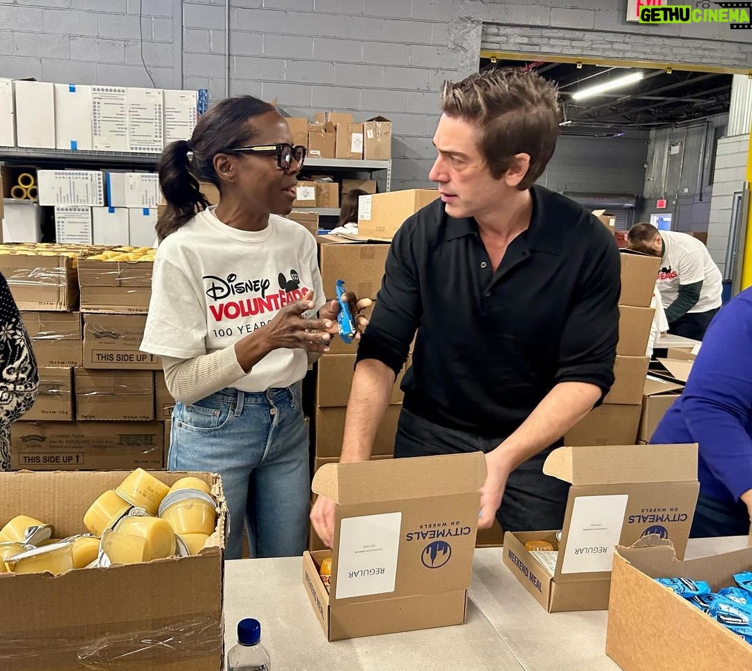 Deborah Roberts Instagram - During the hustle and bustle of this season, we can’t forget that so many of our neighbors are struggling with food insecurity. Especially the elderly. So, it was a meaningful moment to gather with my @abc2020 team including my co anchor and pal @davidmuirabc to package meals @citymeals to offer nourishment to our city’s homebound folks. We got competitive and packed more than 3-thousand packs, which will be delivered on weekends and holidays. Some of the recipients are 100 years old! So grateful for this outing to give back. Bronx, NY