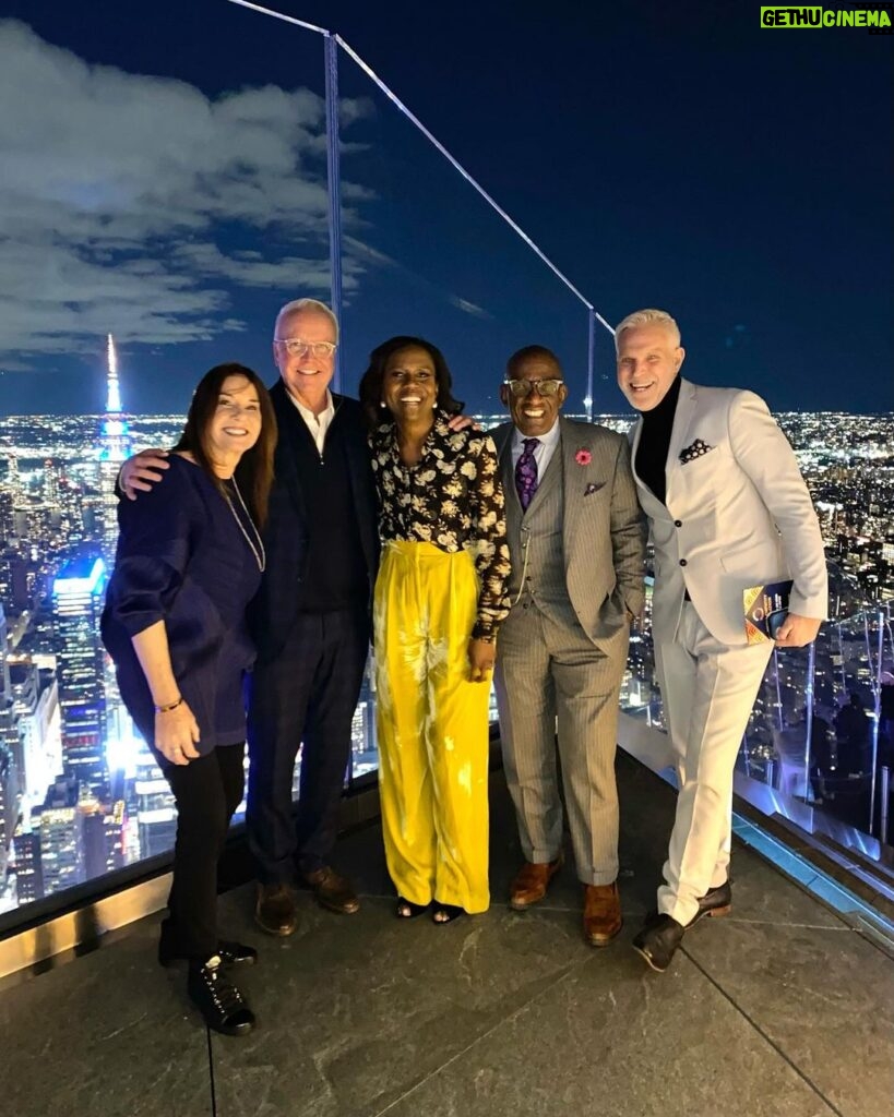 Deborah Roberts Instagram - When you step out on the Edge to join a discussion about the media and how we can help end body shaming and weight stigma. Thanks @mediaempathyorg for inviting me to participate with an esteemed group including @alroker #empathy #positivity The Edge, Hudson Yards